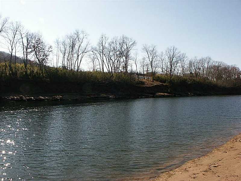 County Road 2120 ., Eureka Springs, AR 72631