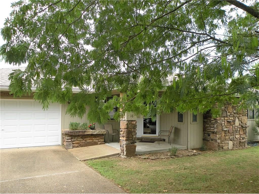 18 Buckskin Ln, Holiday Island, AR 72631