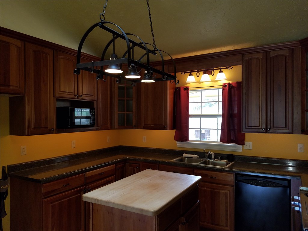 212 CR 1080, Eureka Springs, AR 72631