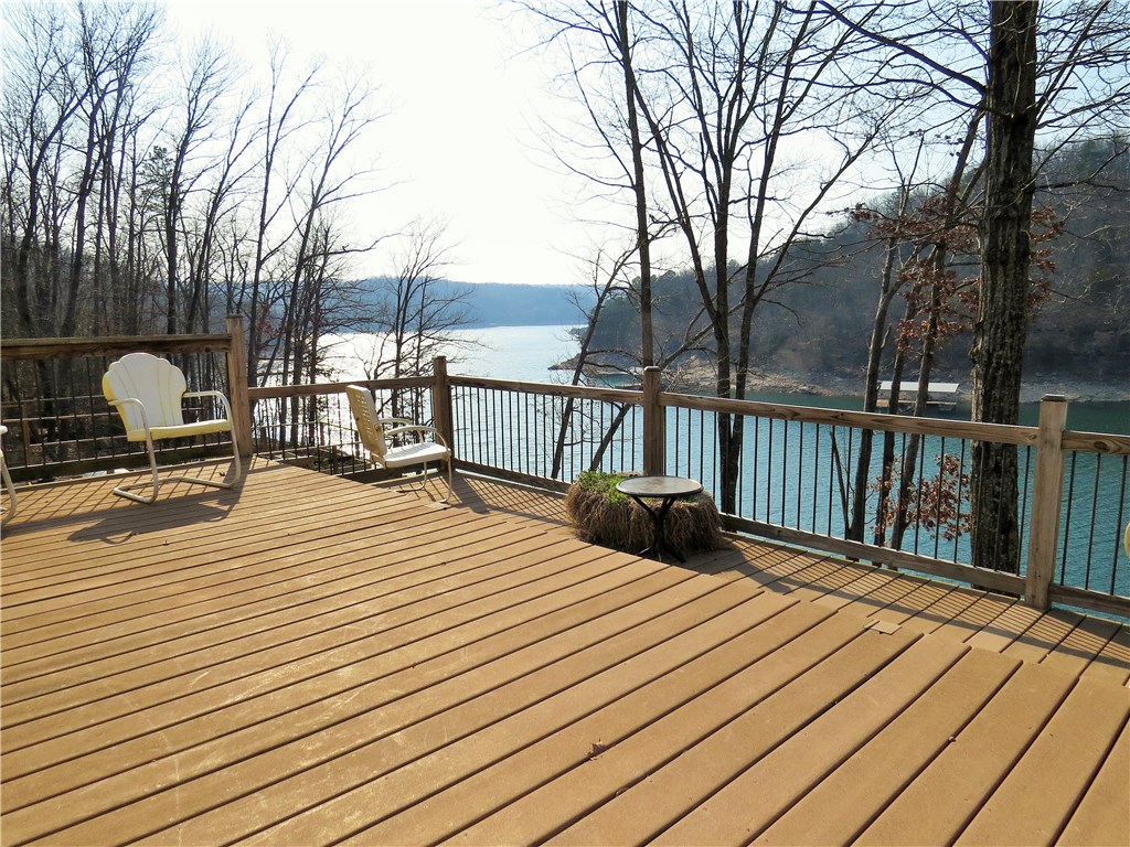 525 Bel LagoDR, Eureka Springs, AR 72632