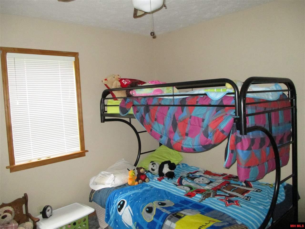804 WALNUT STREET, Flippin, AR 72634