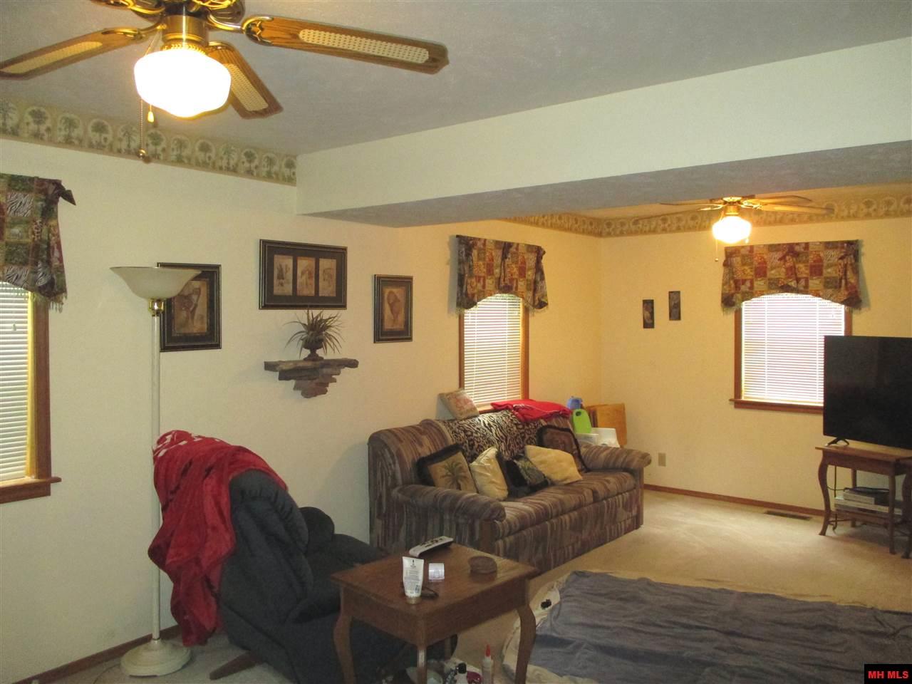 804 WALNUT STREET, Flippin, AR 72634
