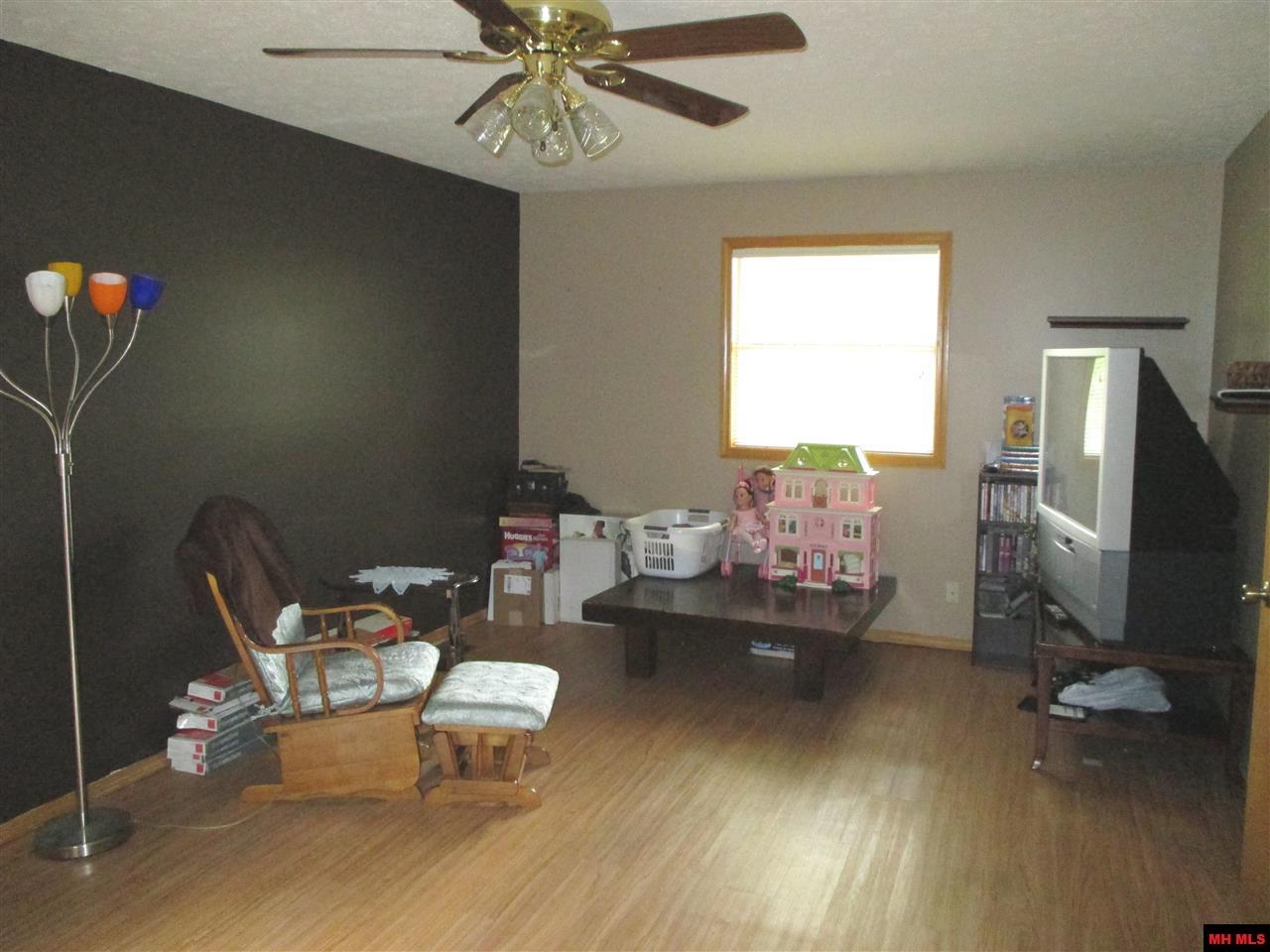 804 WALNUT STREET, Flippin, AR 72634