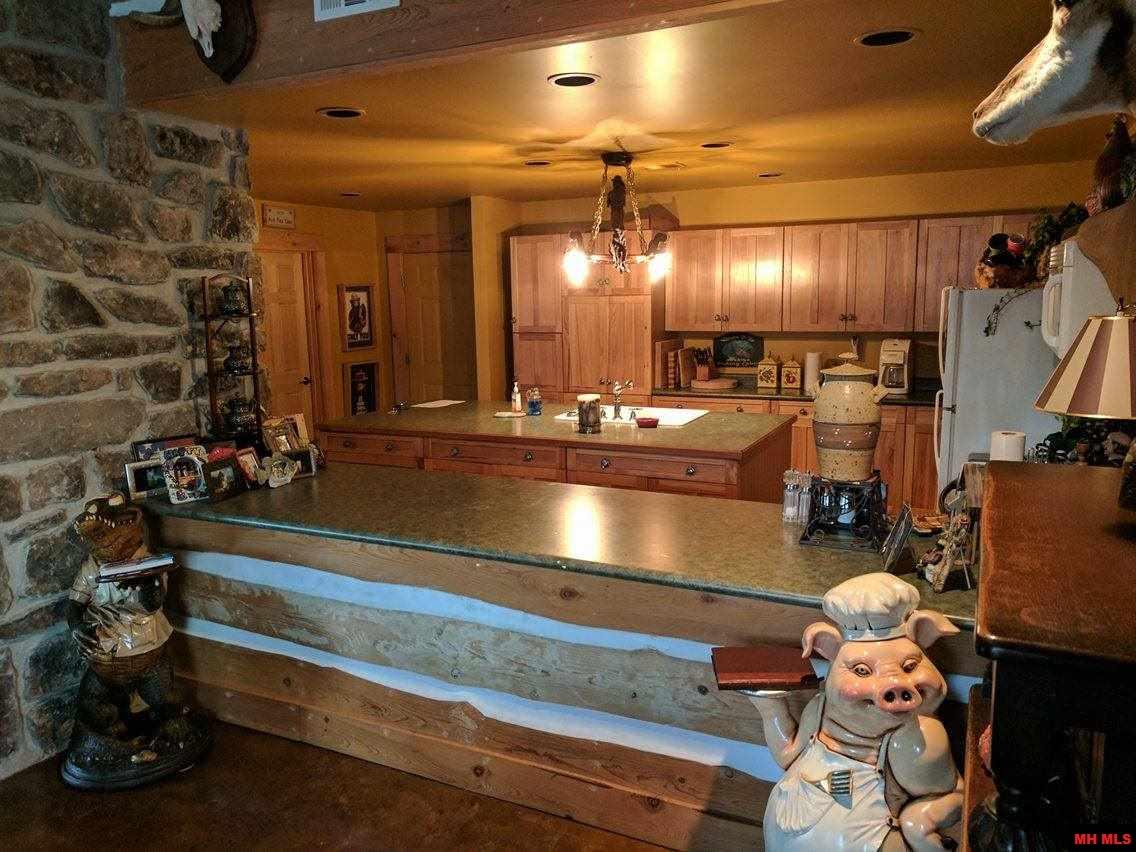 593 DOVEWOOD LANE, Flippin, AR 72634