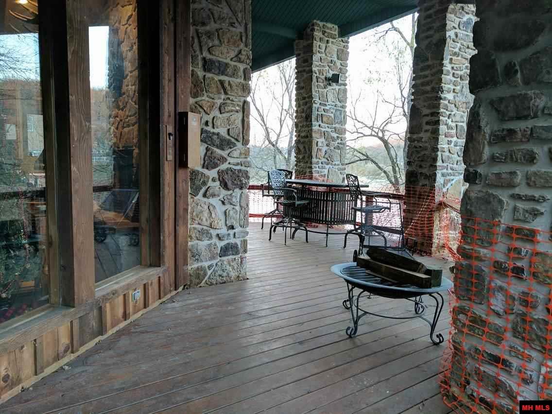 593 DOVEWOOD LANE, Flippin, AR 72634