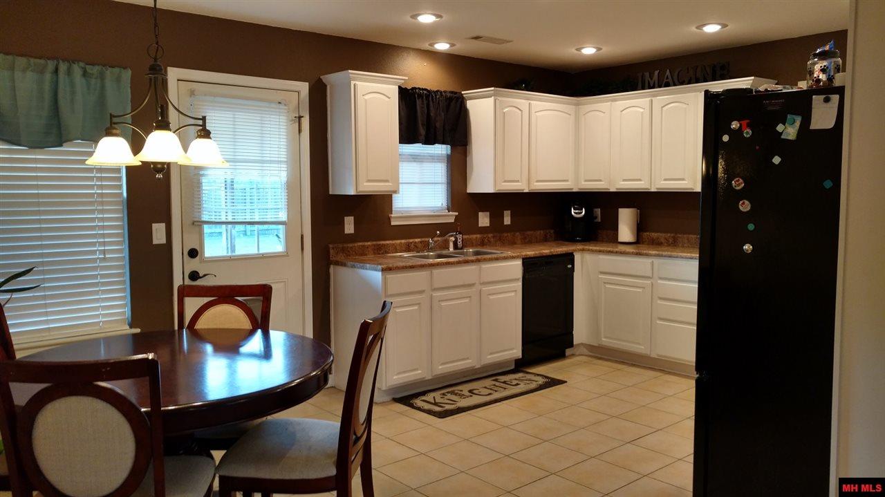 232 SHERMAN DRIVE, Gassville, AR 72635