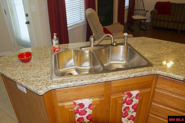 220 SHERMAN DRIVE, Gassville, AR 72635