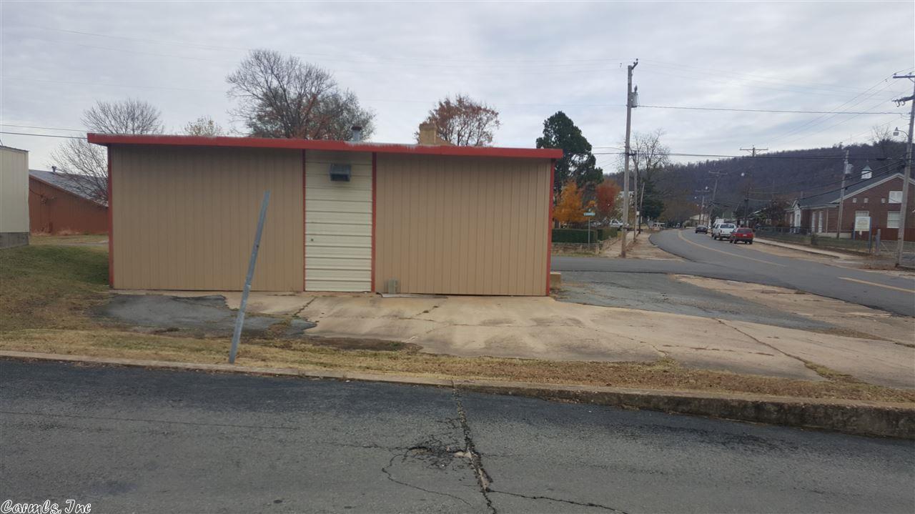 106 E Nome Street, Marshall, AR 72650