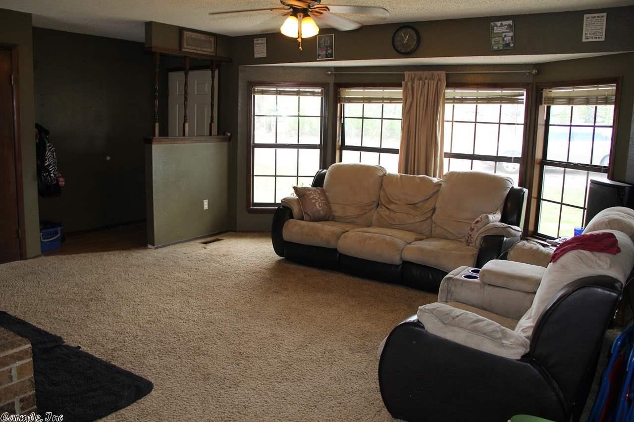 79 Floyd Street, Mountain Home, AR 72653