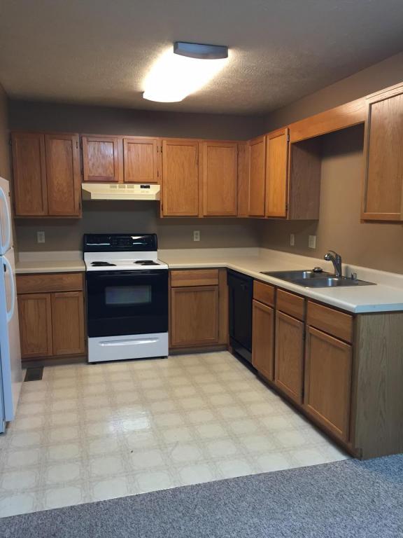 1320-1322 MEADOWBROOK Drive, Mountain Home, AR 72653