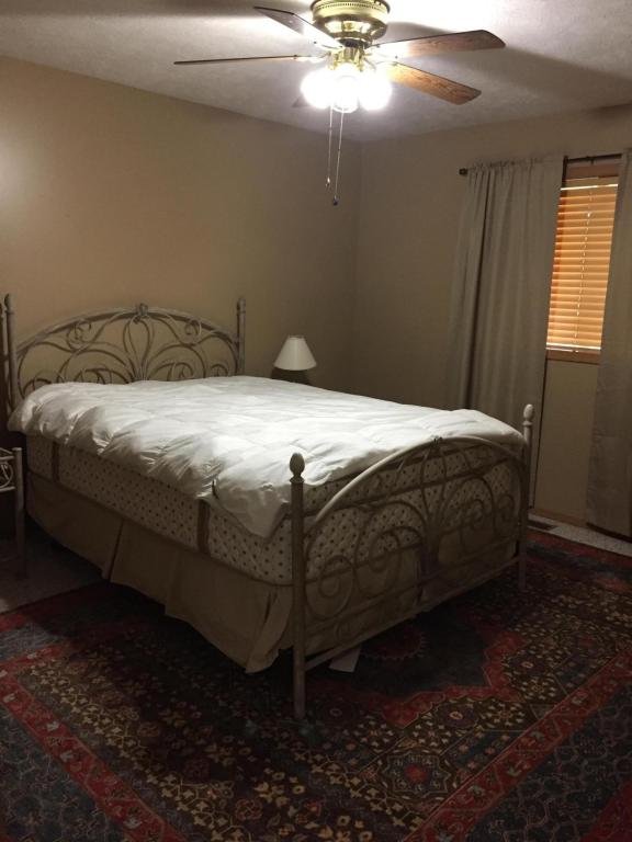 1320-1322 MEADOWBROOK Drive, Mountain Home, AR 72653