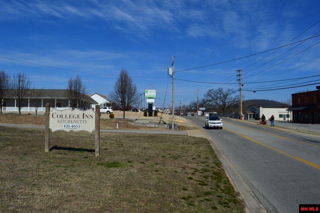 128 COLLEGE STREET, Mountain Home, AR 72653