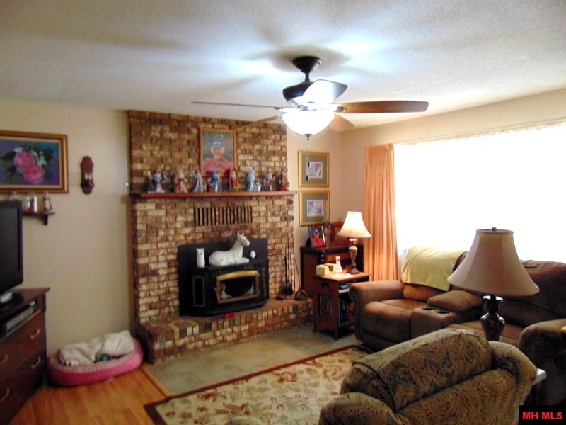 483 CR 989, Mountain Home, AR 72653