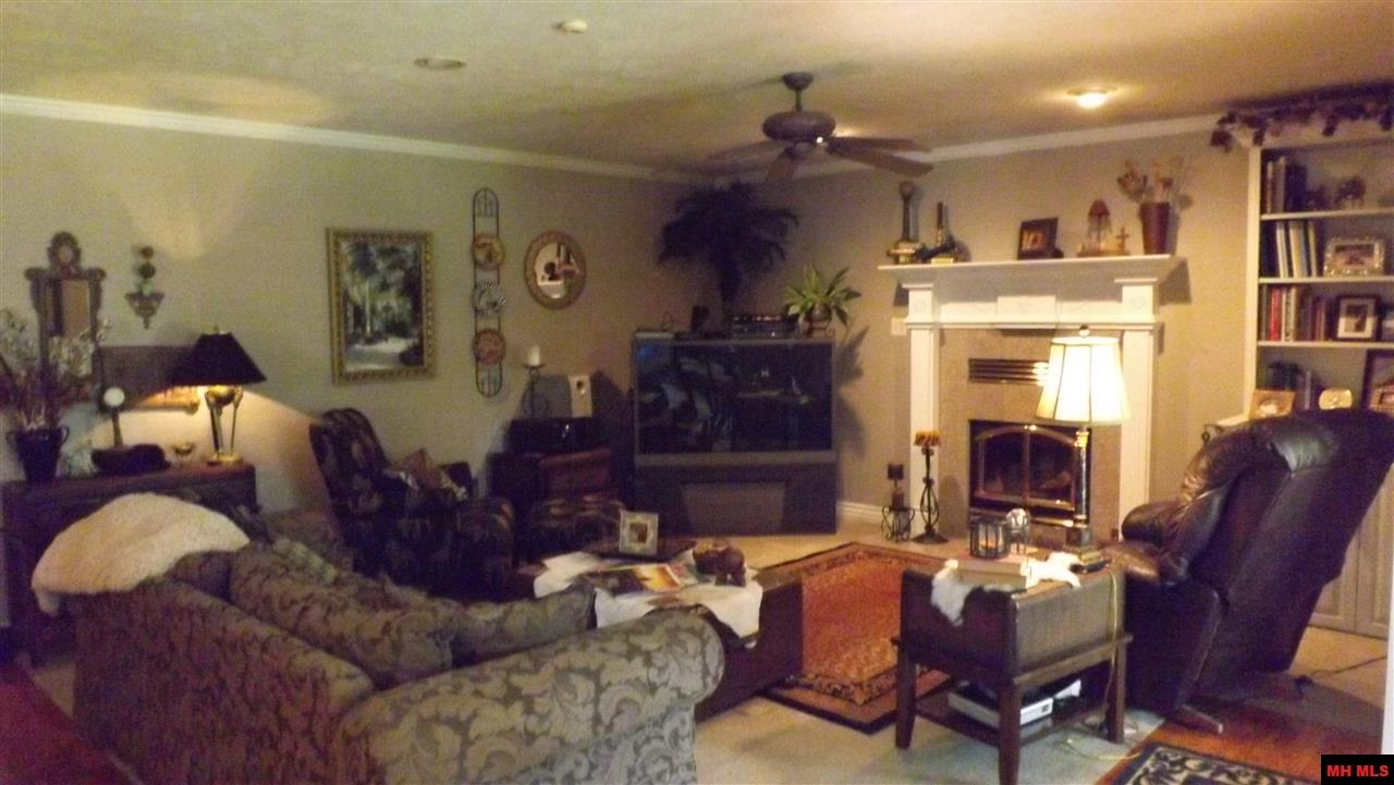 1087 CR 15, Mountain Home, AR 72653