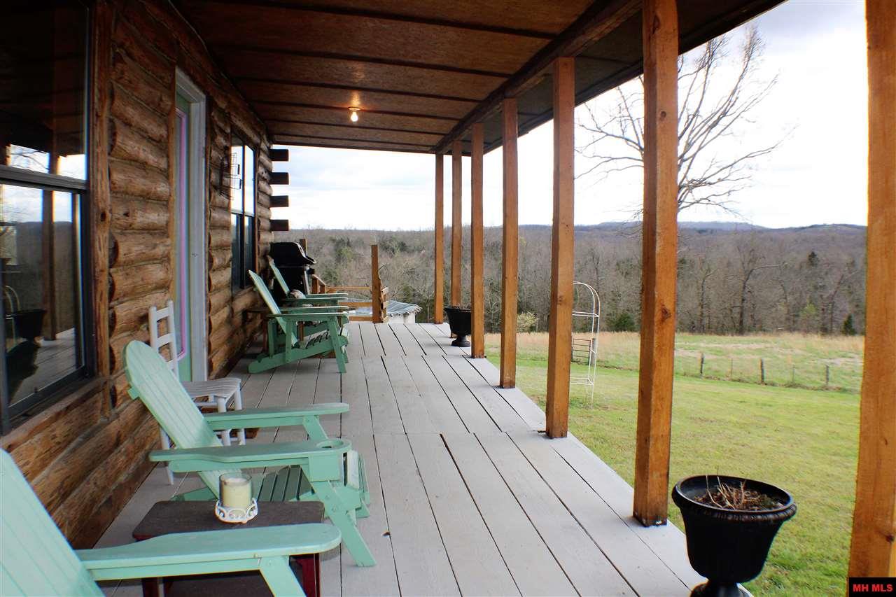 445 CR 1008, Mountain Home, AR 72653