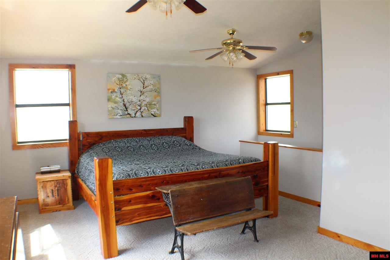 445 CR 1008, Mountain Home, AR 72653