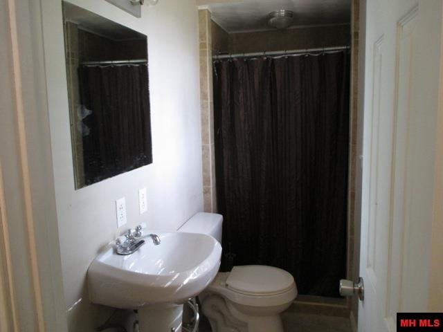 1101 N BROADWAY, Yellville, AR 72687