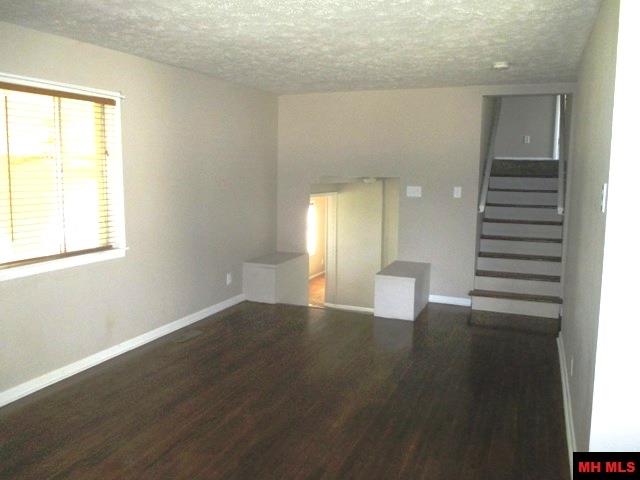 1101 N BROADWAY, Yellville, AR 72687