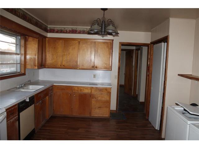 412 W 6th StYellville, AR, 72687Marion County