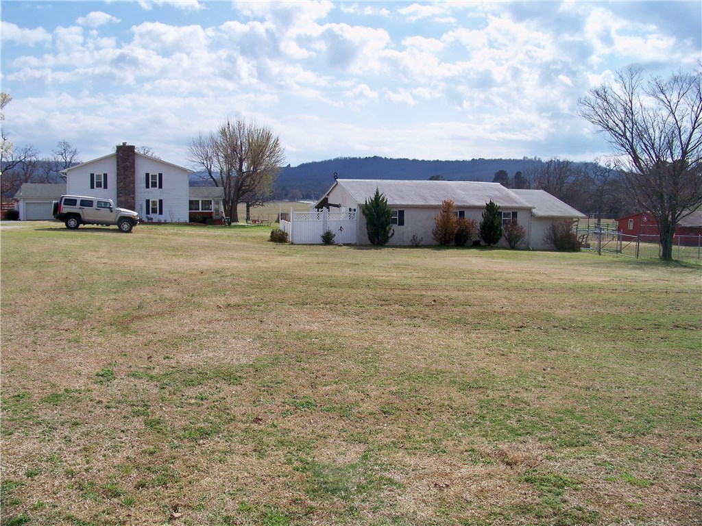 741 HuntsvilleRD, Fayetteville, AR 72701