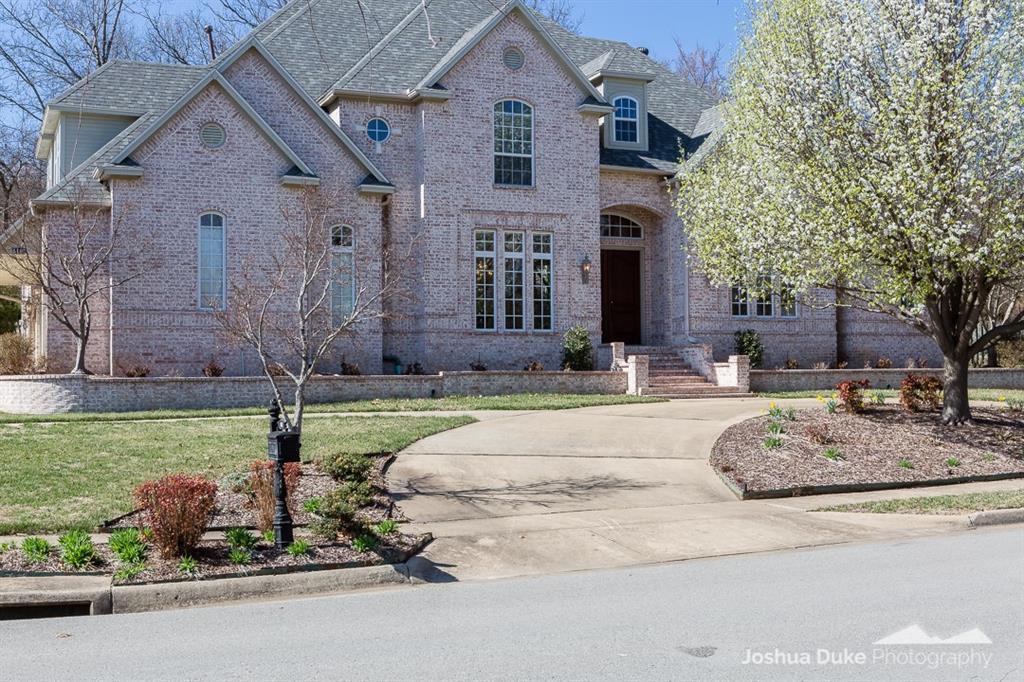 1185N AmberwoodLN, Fayetteville, AR 72701