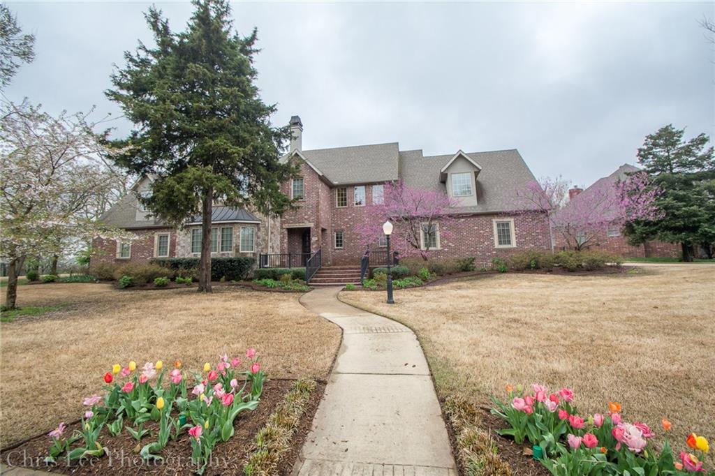 1117N SummersbyDR, Fayetteville, AR 72701
