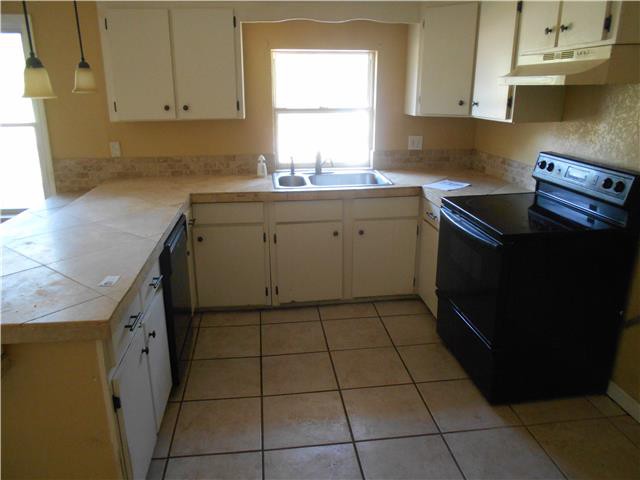 832 W Walker StFayetteville, AR, 72701Washington County