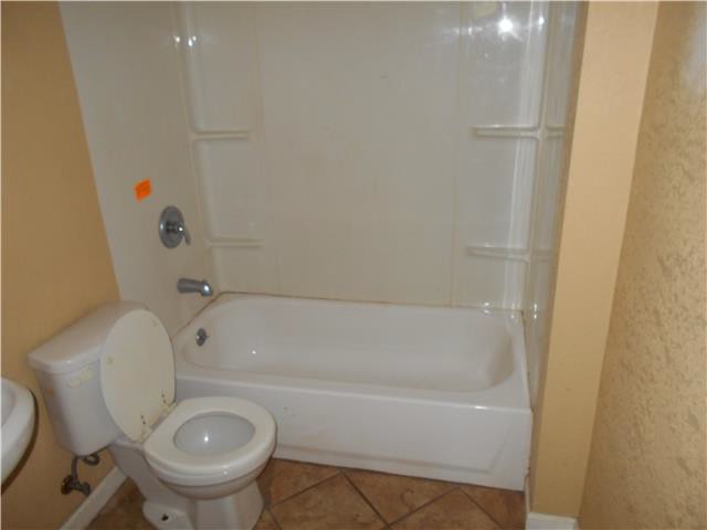 832 W Walker StFayetteville, AR, 72701Washington County