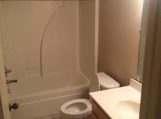 1758N ChestnutAVE, Fayetteville, AR 72703