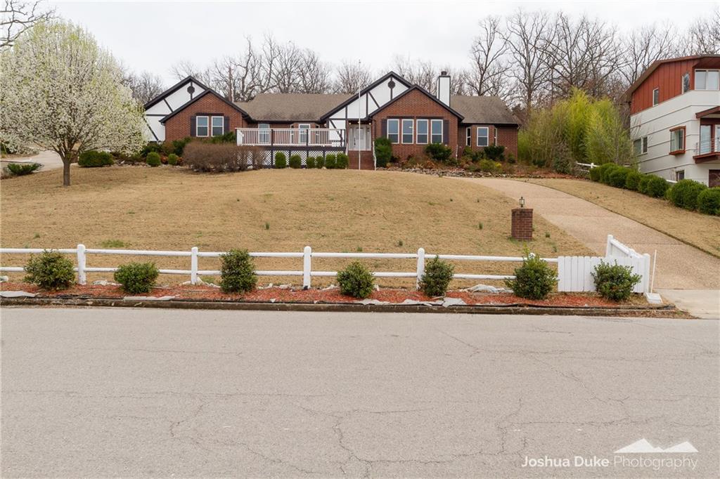 2580 KarynAVE, Fayetteville, AR 72703