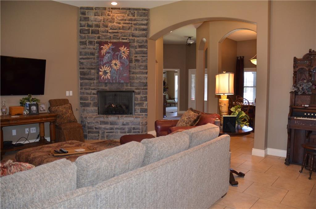 1855N CandleshoeDR, Fayetteville, AR 72703