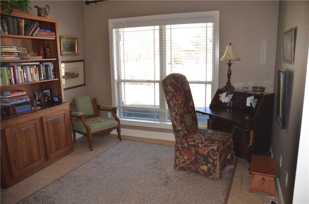 1855N CandleshoeDR, Fayetteville, AR 72703