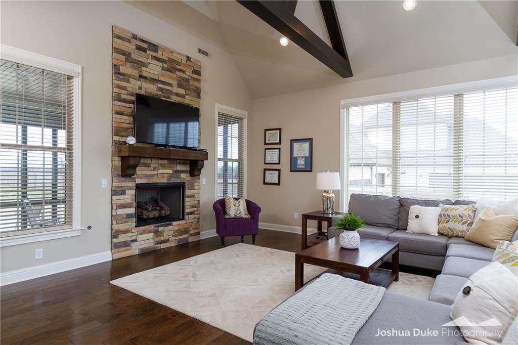 2412 BrookwaterLN, Fayetteville, AR 72703