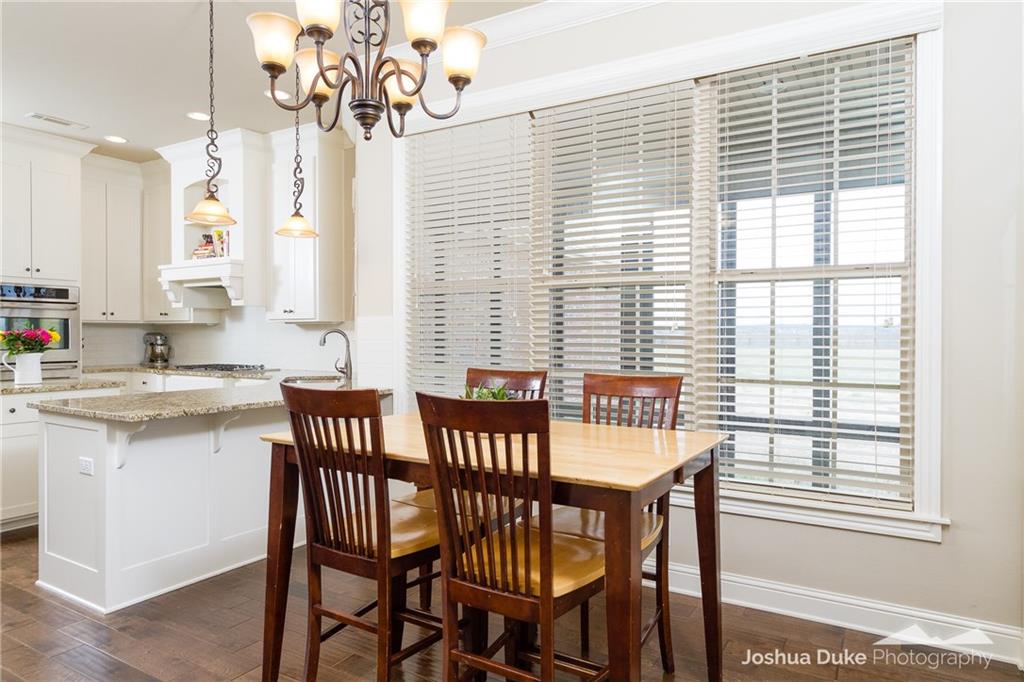 2412 BrookwaterLN, Fayetteville, AR 72703