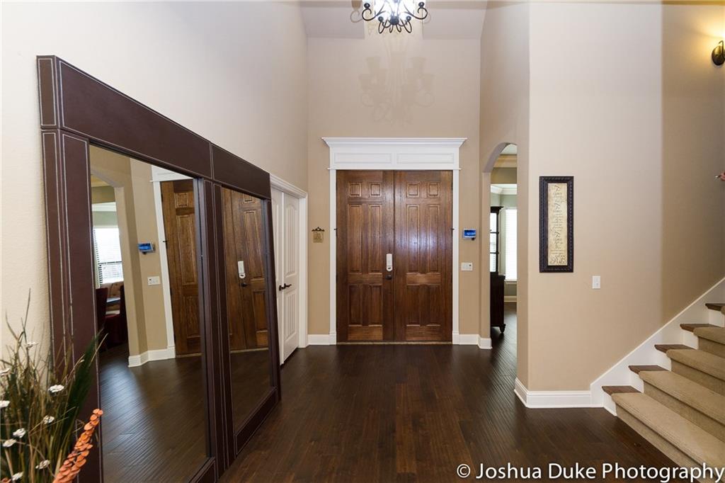 2448 BrookwaterLN, Fayetteville, AR 72703