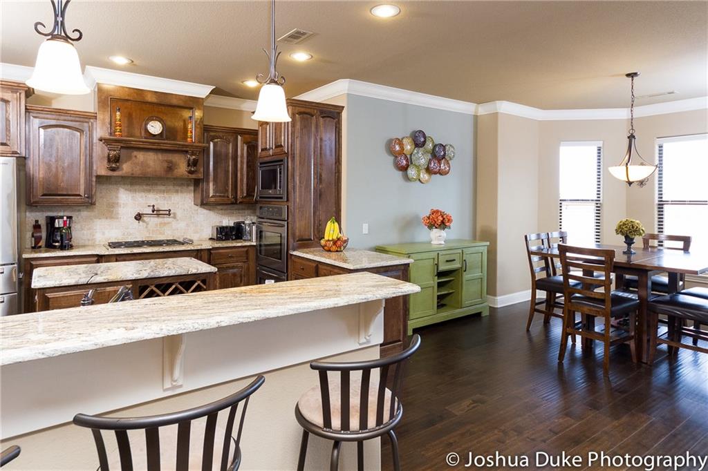 2448 BrookwaterLN, Fayetteville, AR 72703