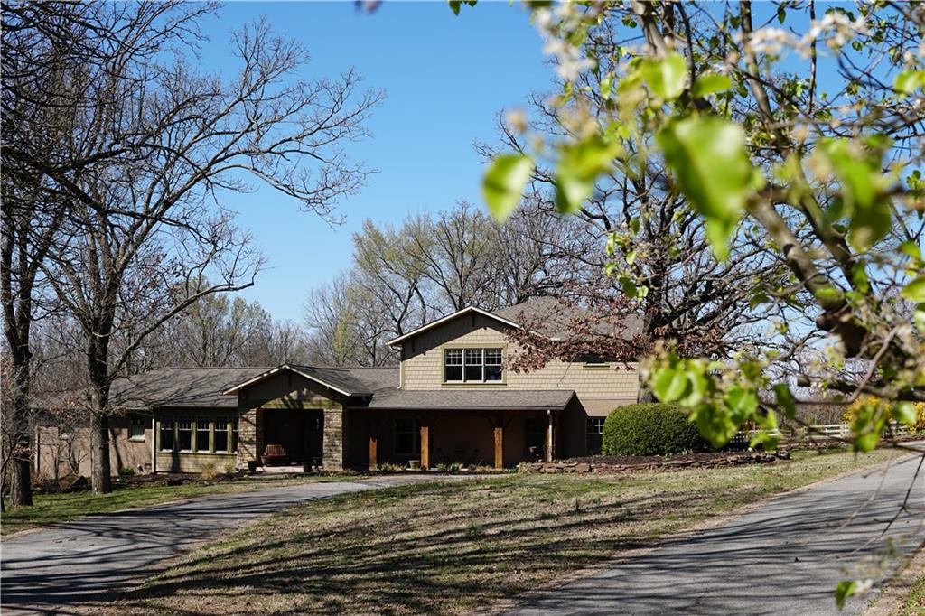 3950 BridgewaterLN, Fayetteville, AR 72703