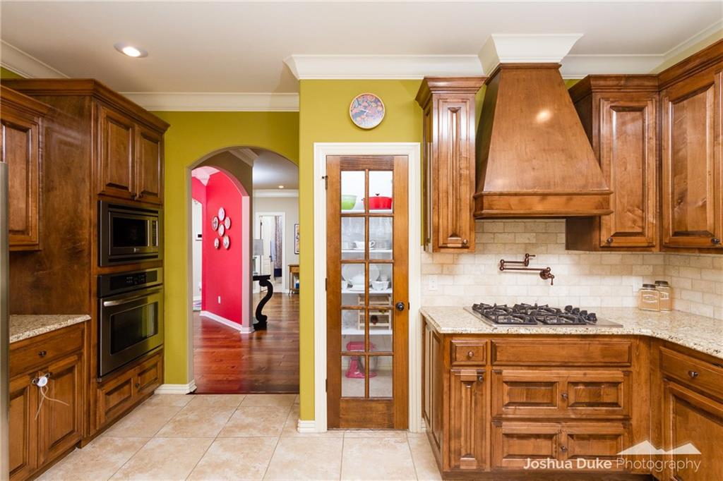 2400 CraneCT, Fayetteville, AR 72704