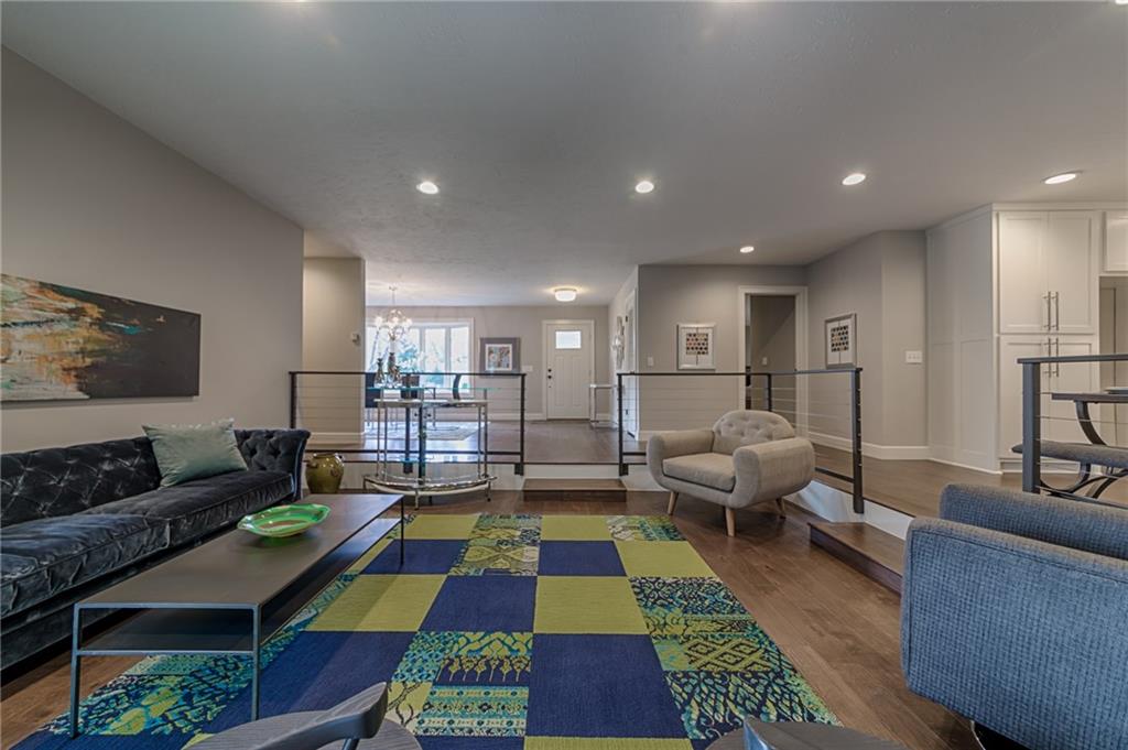 910NW 8thST, Bentonville, AR 72712
