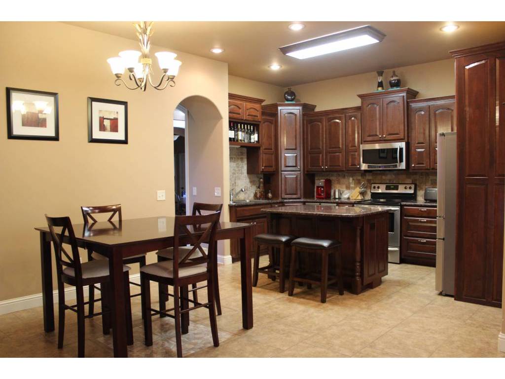 610 LyndalLn, Bentonville, AR 72712