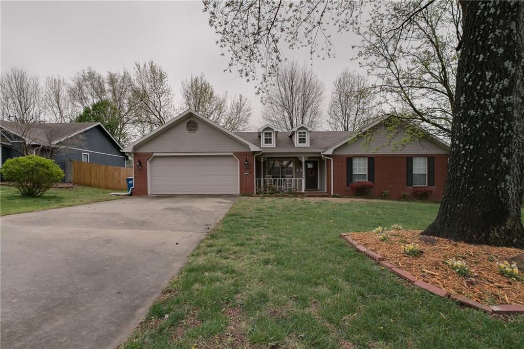 1206NE 2ndST, Bentonville, AR 72712