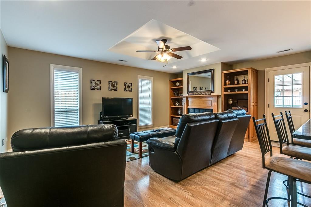 1206NE 2ndST, Bentonville, AR 72712