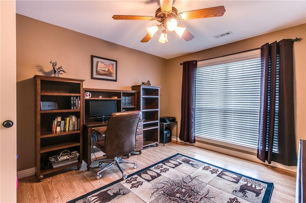 1206NE 2ndST, Bentonville, AR 72712