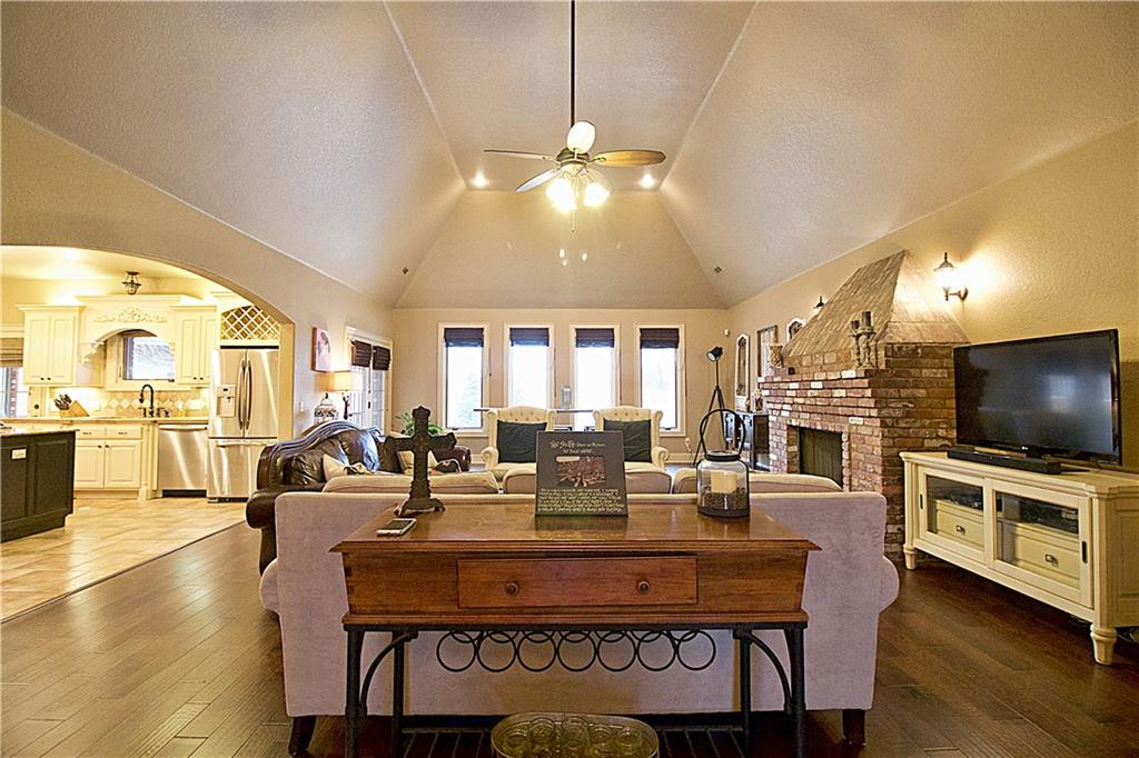 301SW BordeauxCT, Bentonville, AR 72712