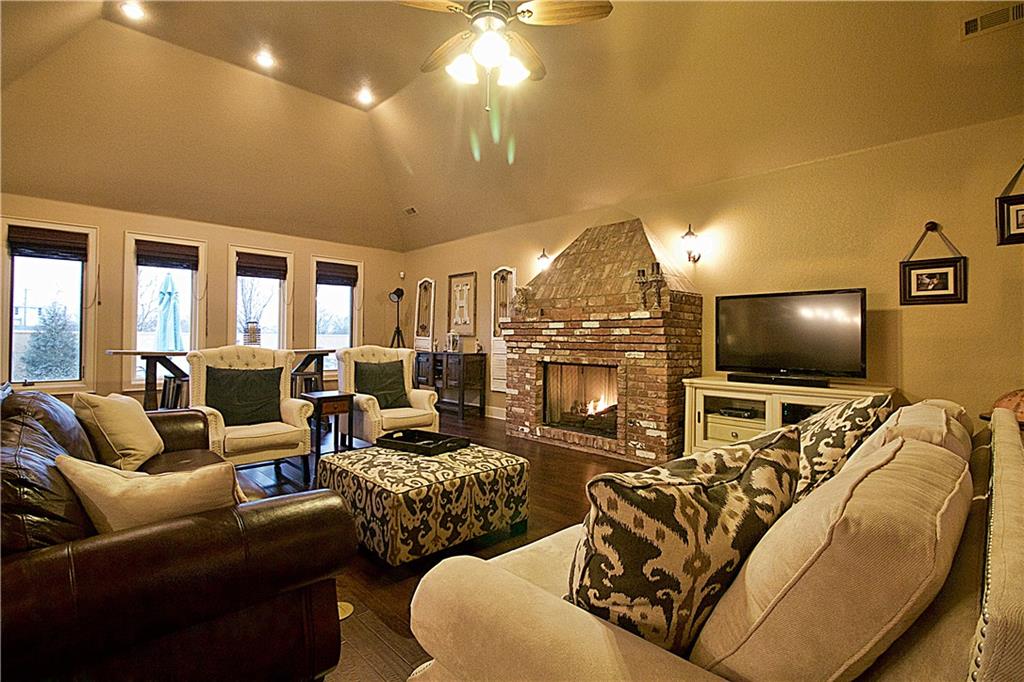 301SW BordeauxCT, Bentonville, AR 72712