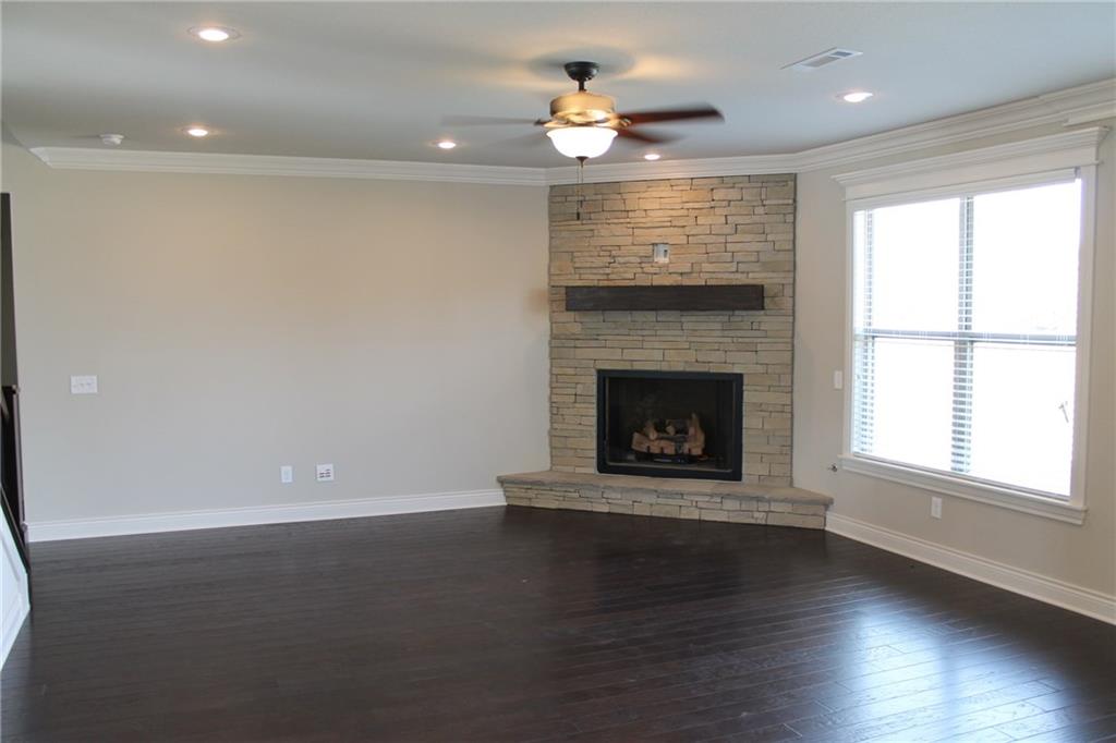 1701 HelenLN, Bentonville, AR 72712
