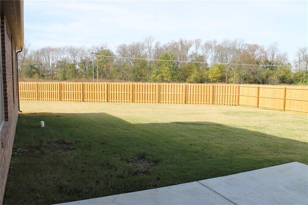 1701 HelenLN, Bentonville, AR 72712