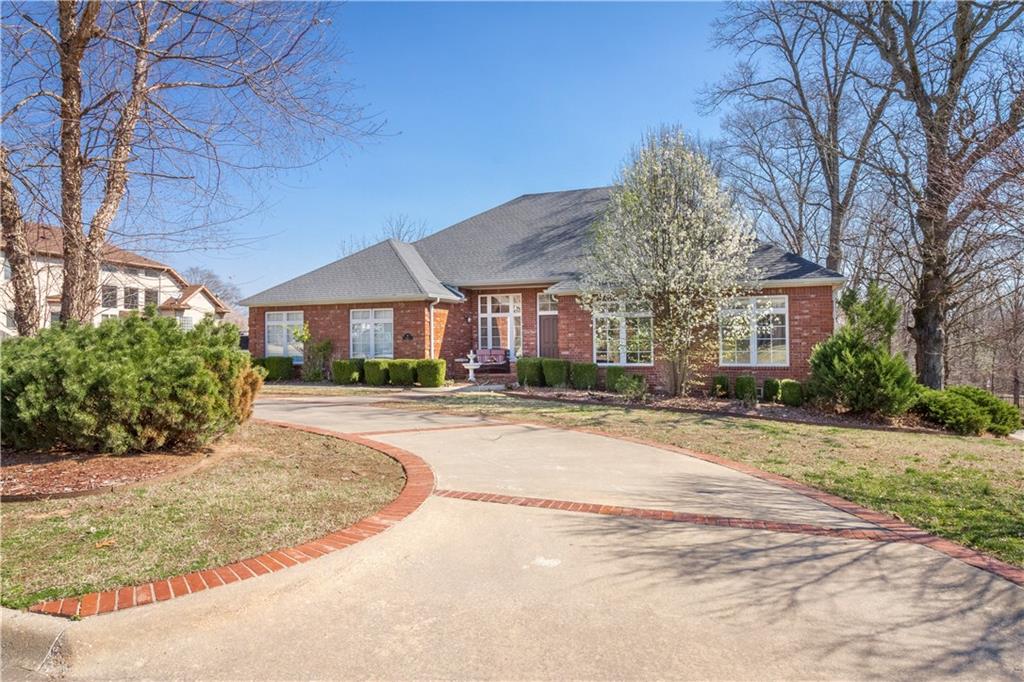 6 GreystoneLN, Bentonville, AR 72712
