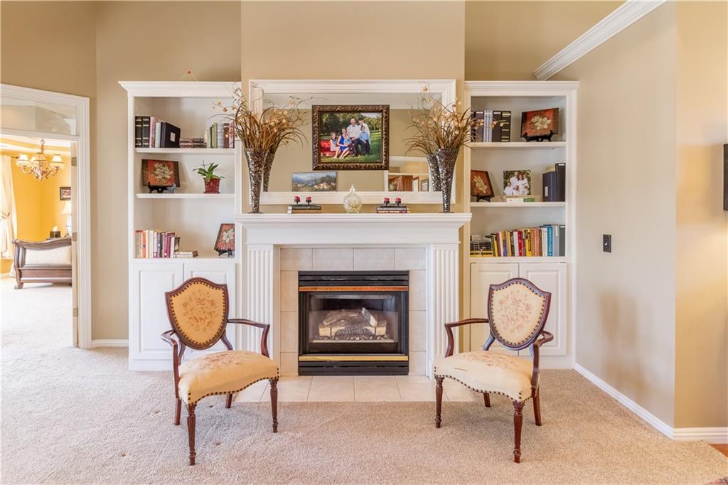 6 GreystoneLN, Bentonville, AR 72712