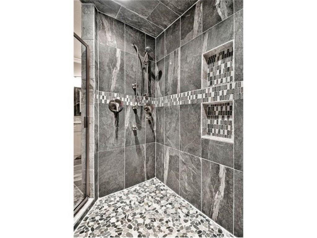 708SE HendrixST, Bentonville, AR 72712